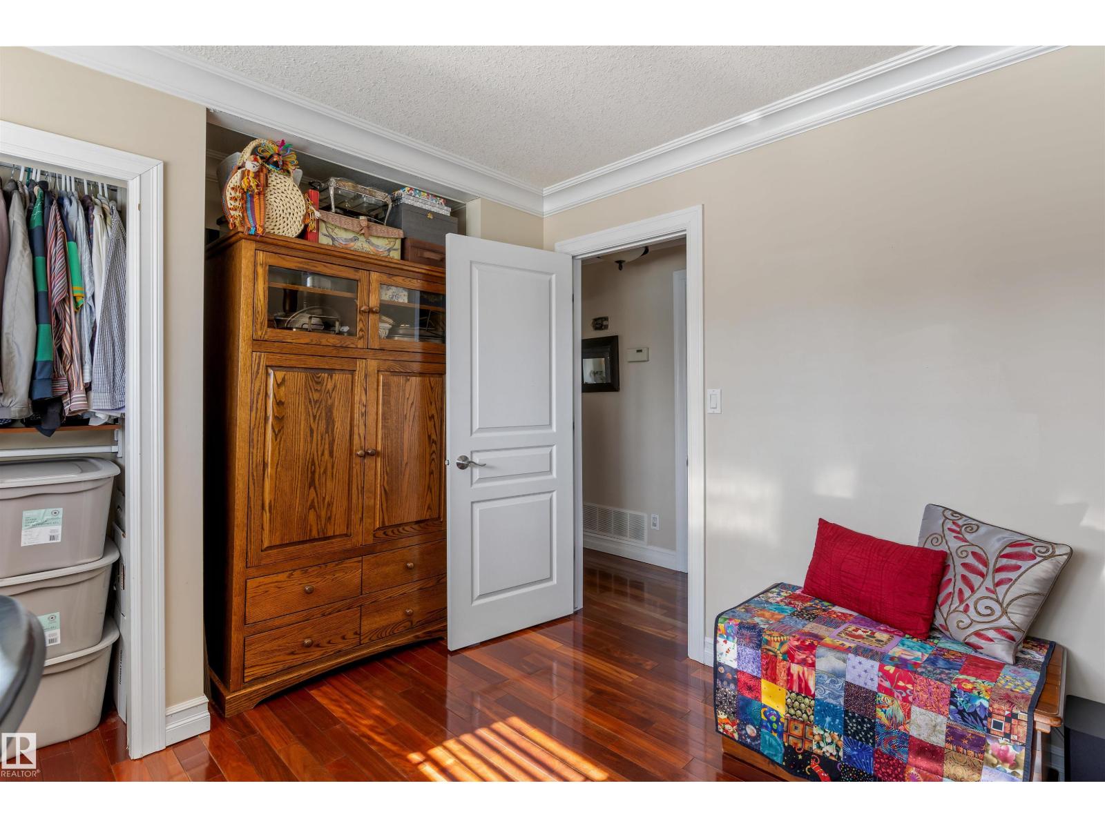25 MOUNT ROYAL DR - 18