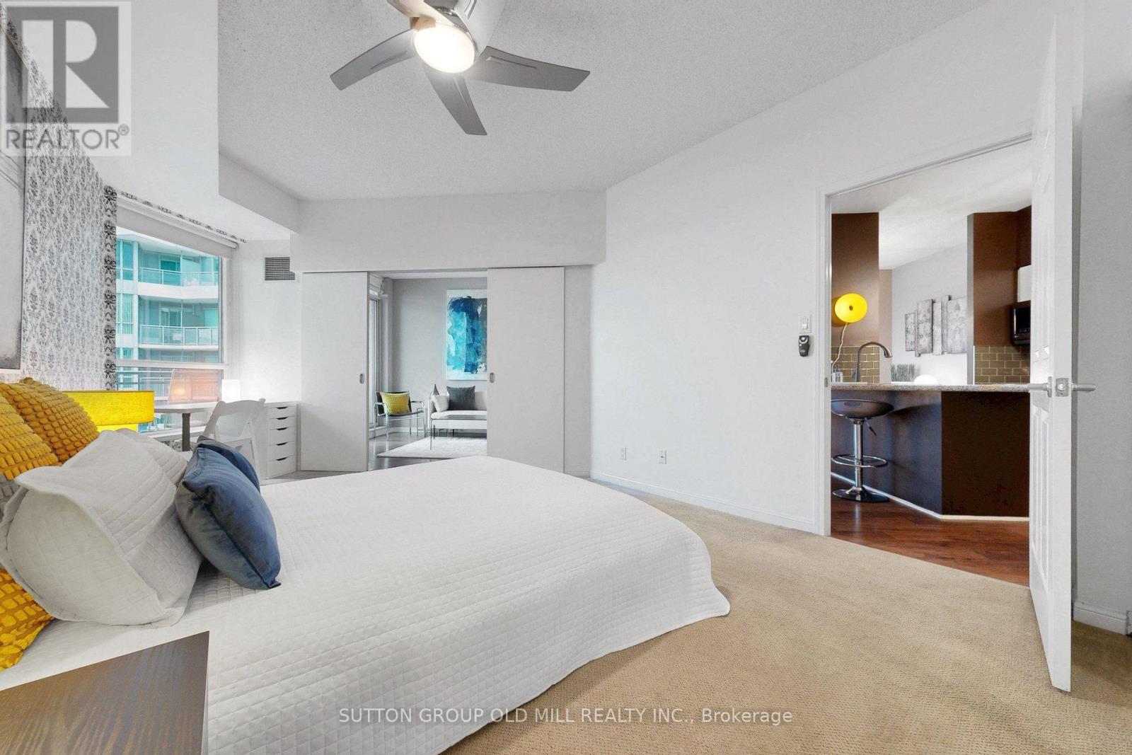 #1012 228 QUEENS QUAY W - 22