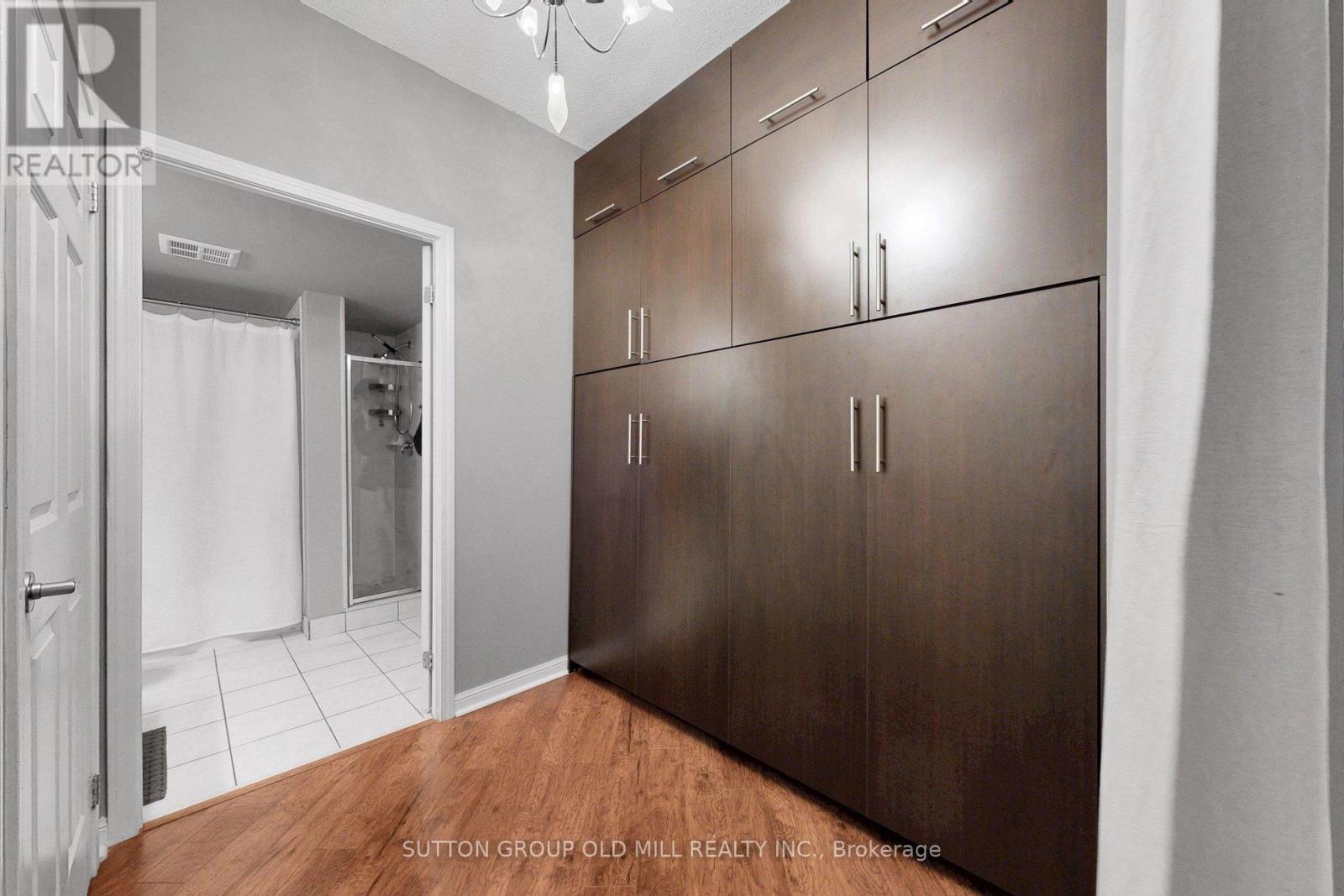 #1012 228 QUEENS QUAY W - 24