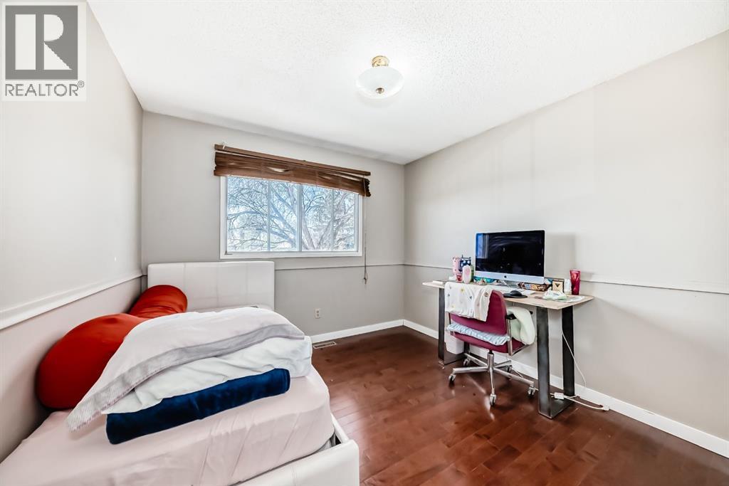 28 Rundlelawn Place NE - 17
