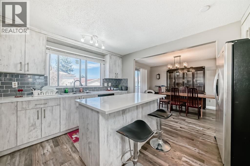 28 Rundlelawn Place NE - 6