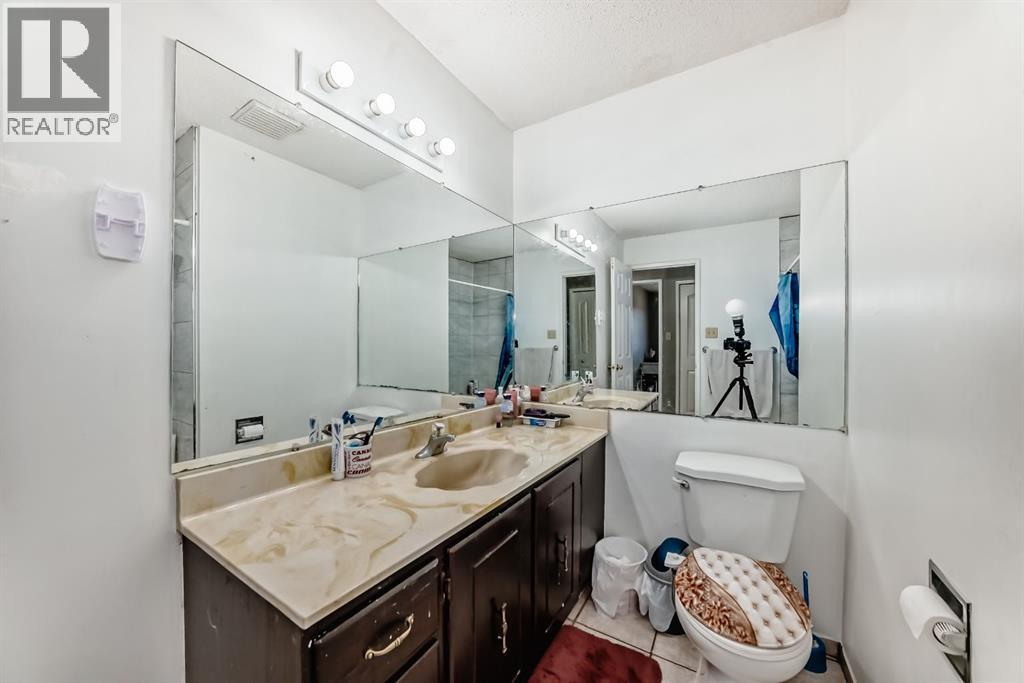 28 Rundlelawn Place NE - 18