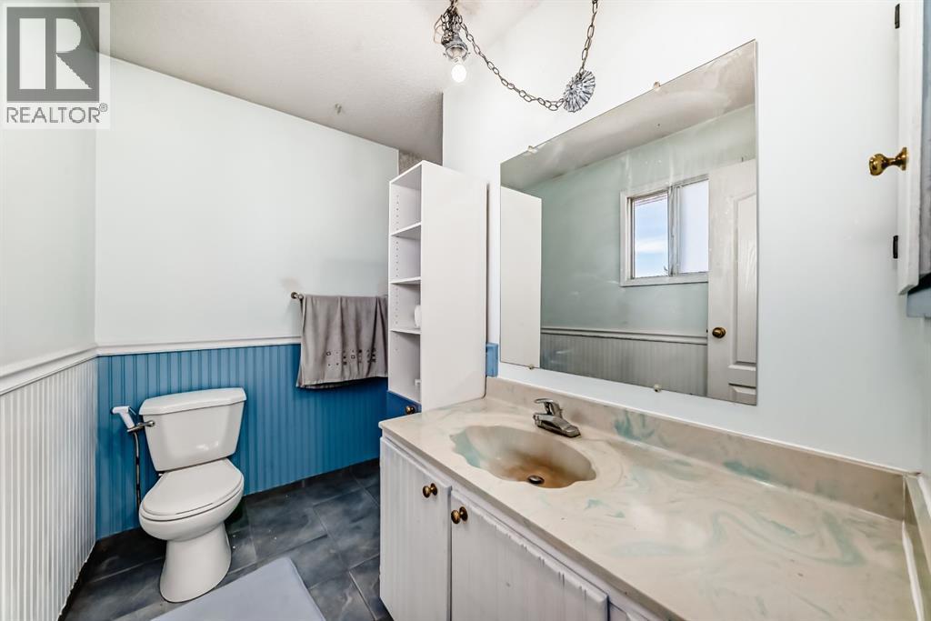 28 Rundlelawn Place NE - 14