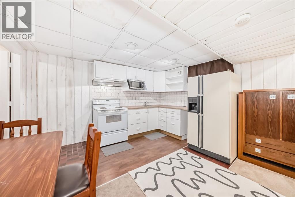 28 Rundlelawn Place NE - 26