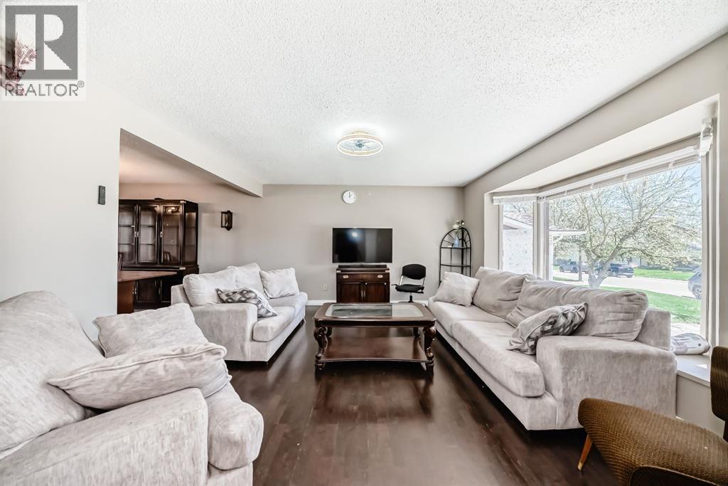 28 Rundlelawn Place NE - 10