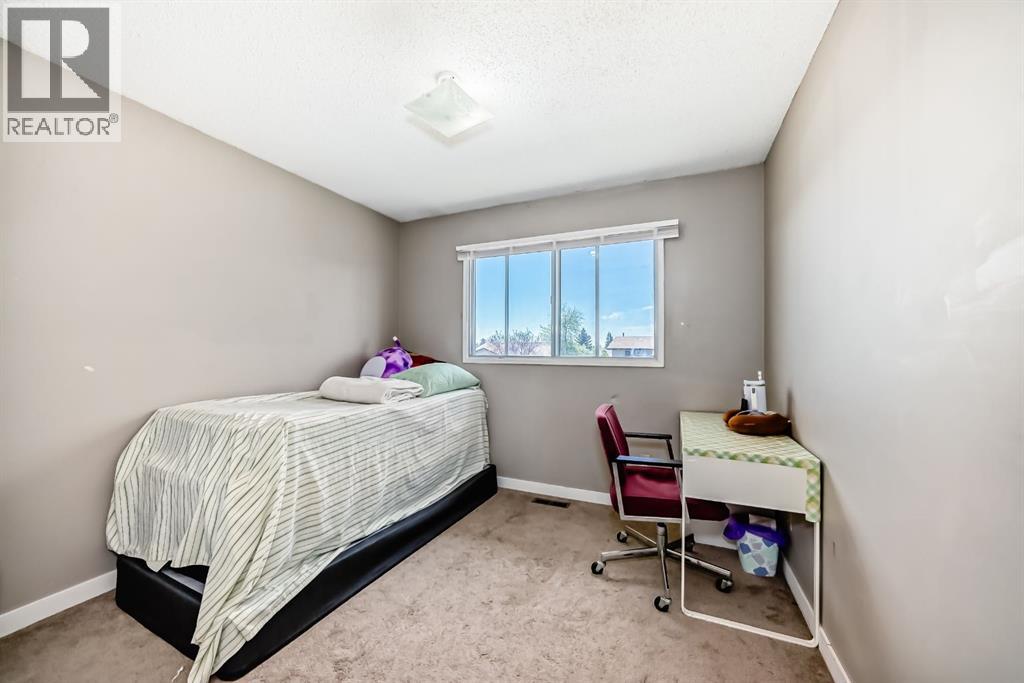 28 Rundlelawn Place NE - 16