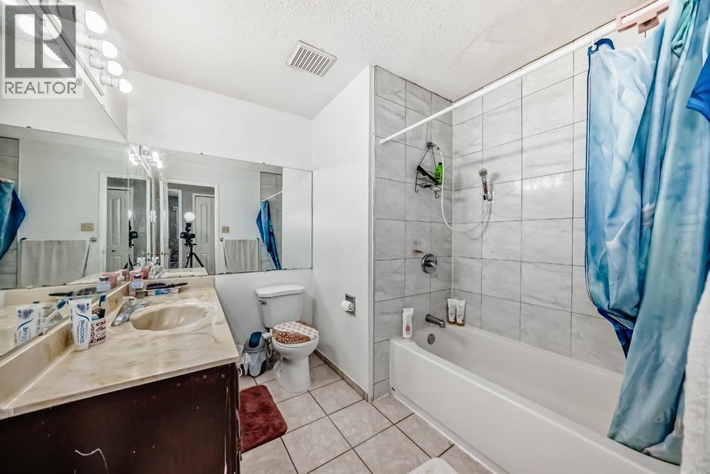 28 Rundlelawn Place NE - 19
