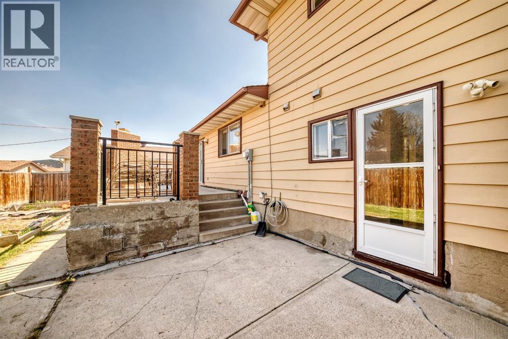 28 Rundlelawn Place NE - 36