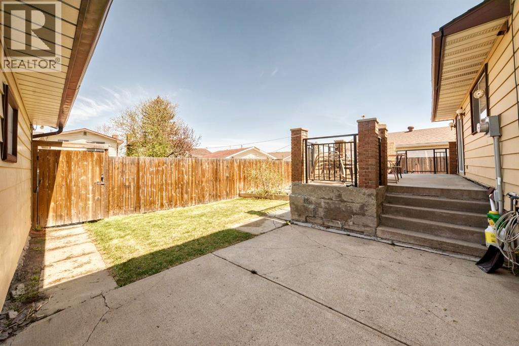 28 Rundlelawn Place NE - 40