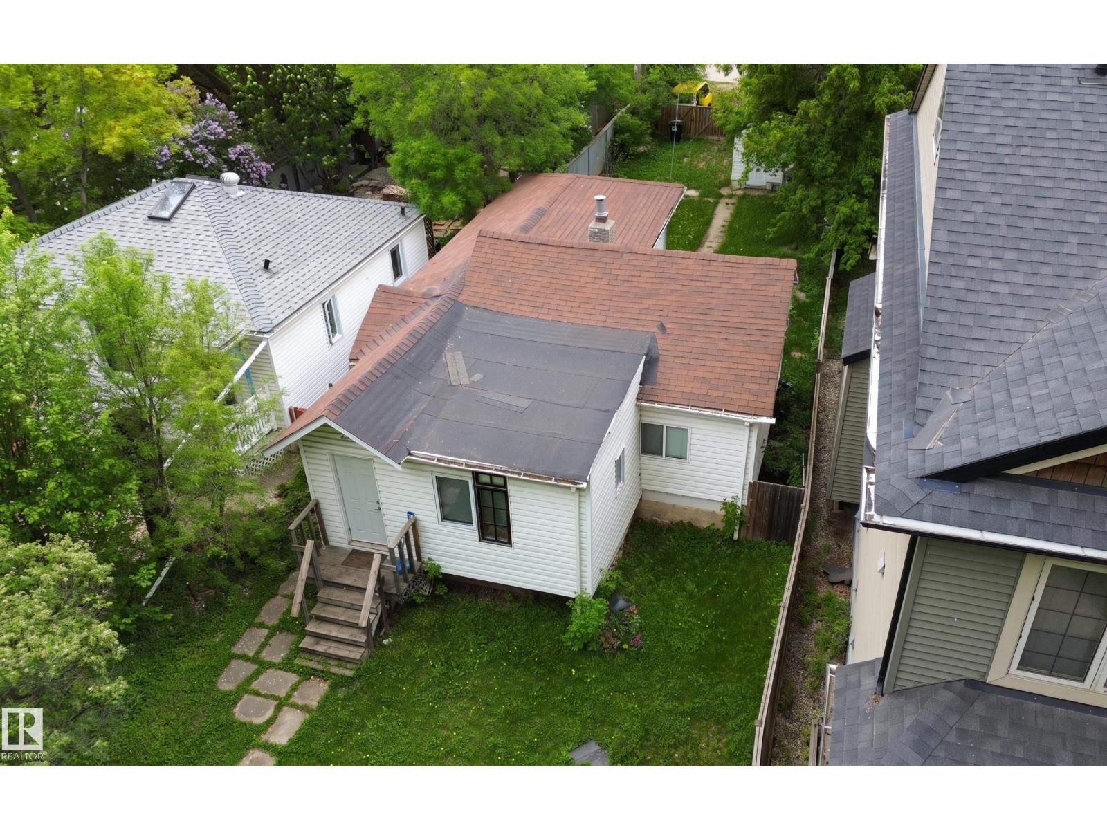 10226 148 ST NW - 5