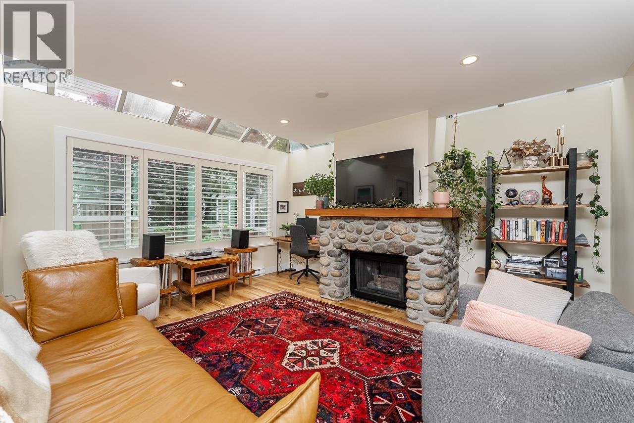 5 219 8TH Street - photo 2