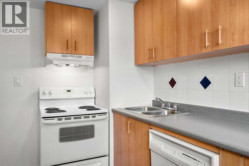 124 Bergen Crescent NW - 24