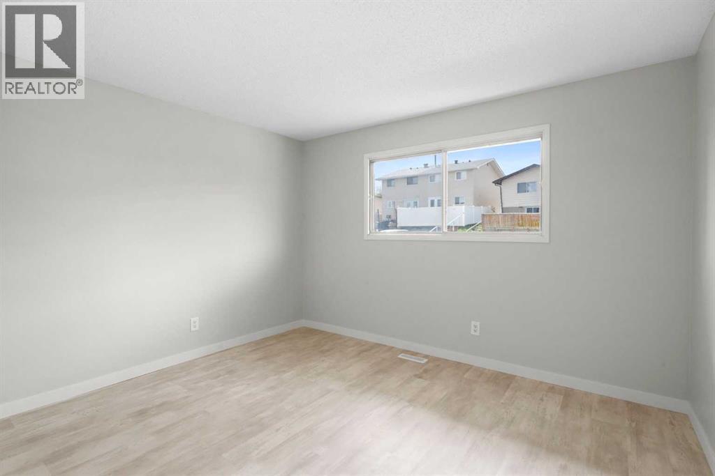 124 Bergen Crescent NW - 18