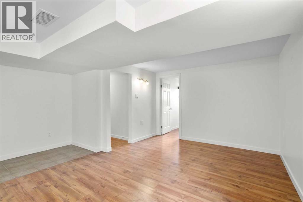 124 Bergen Crescent NW - 25