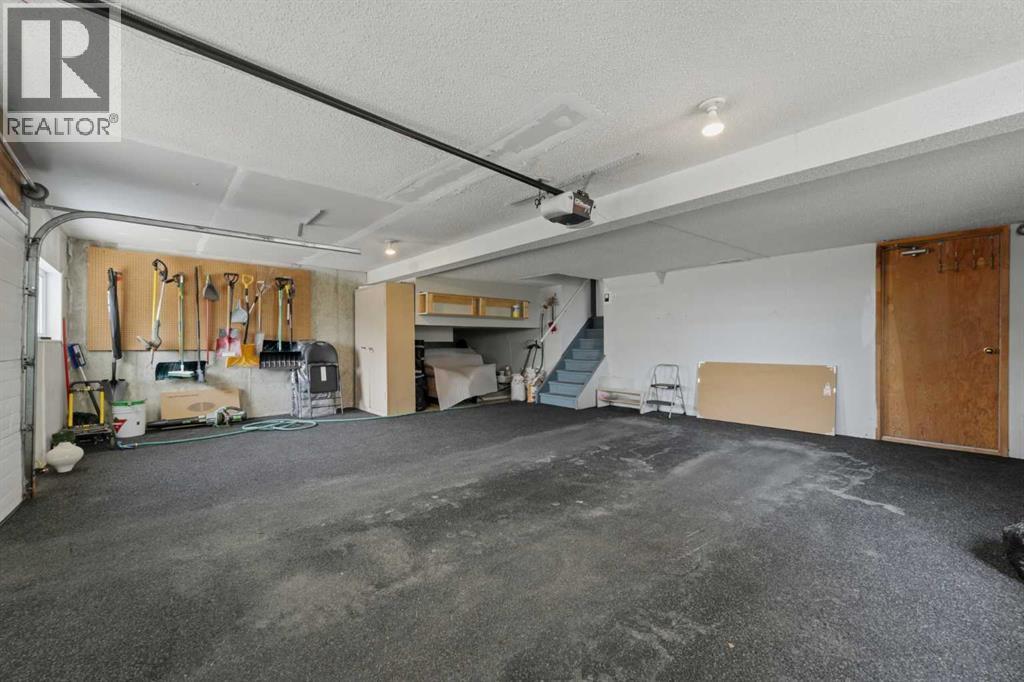 84 Coach Gate Way SW - 33