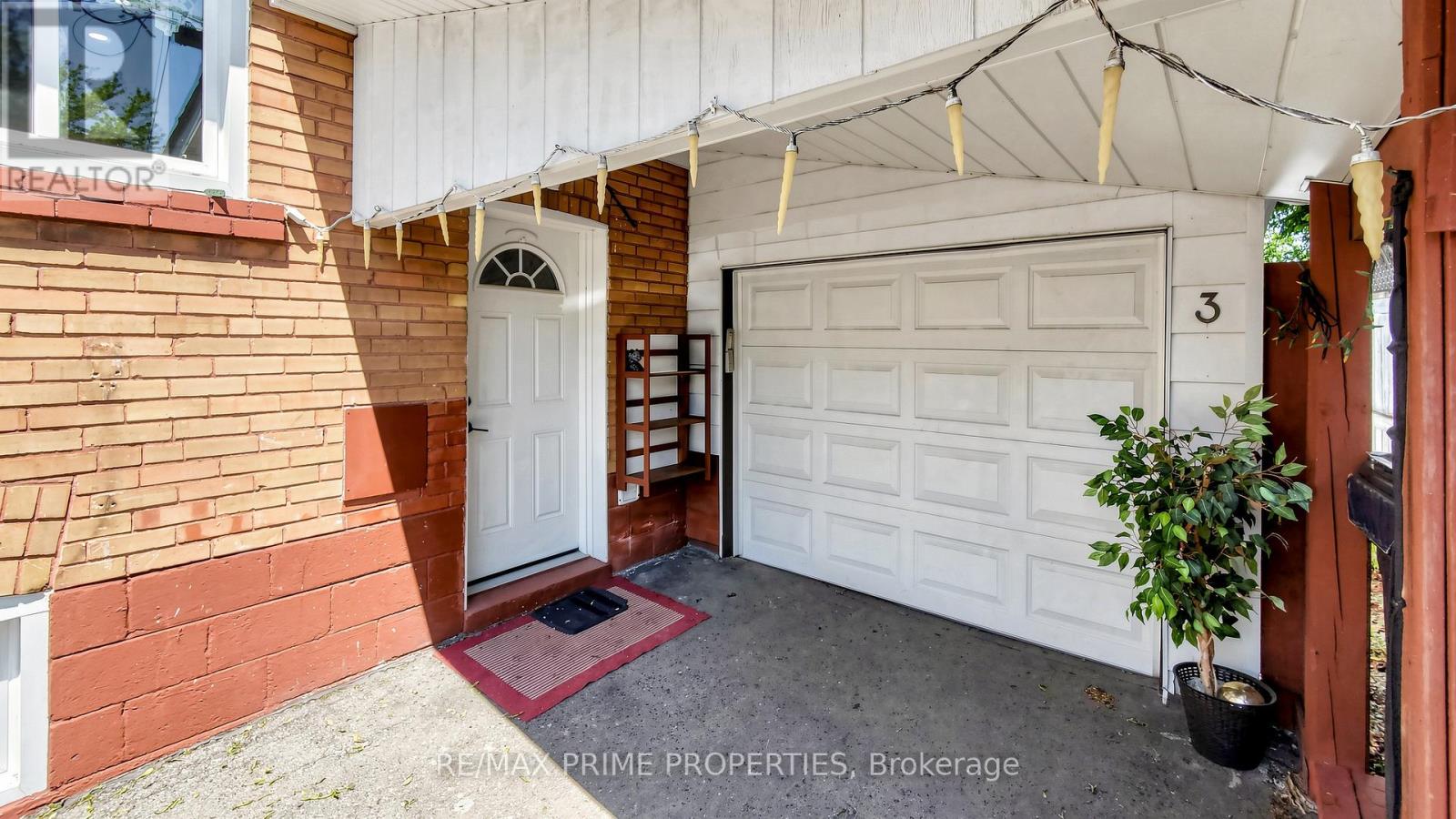 3 TIMGREN DRIVE - 48