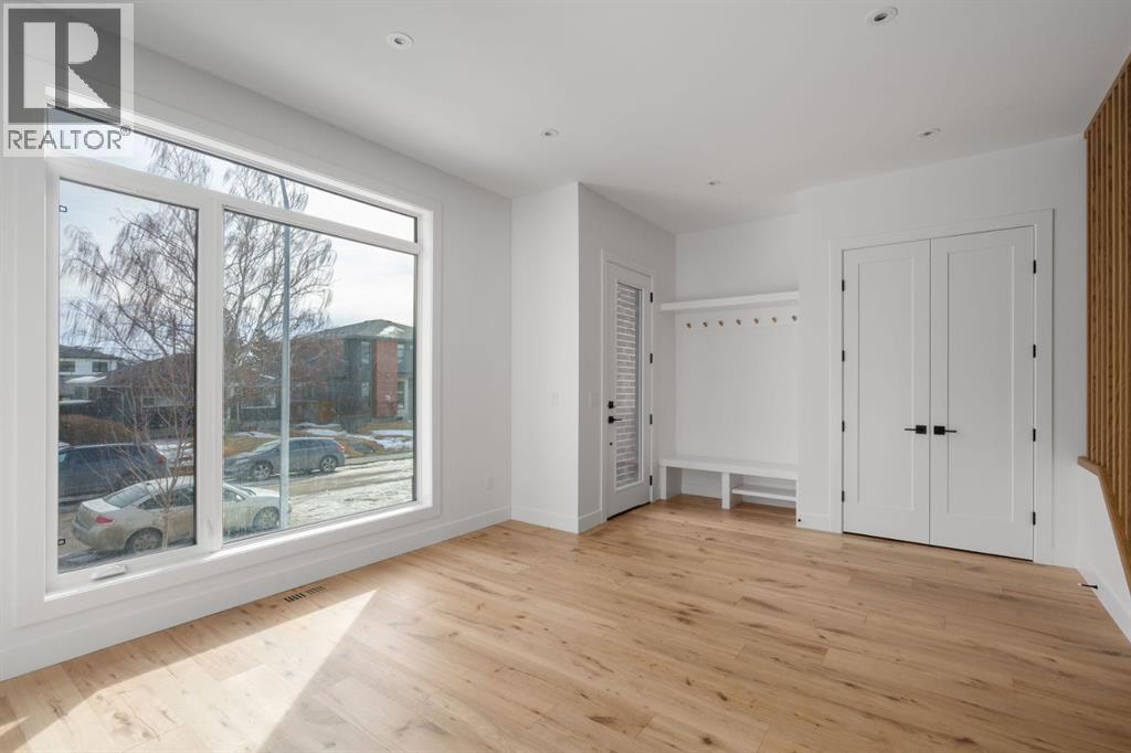 2229 36 Street SW - 14