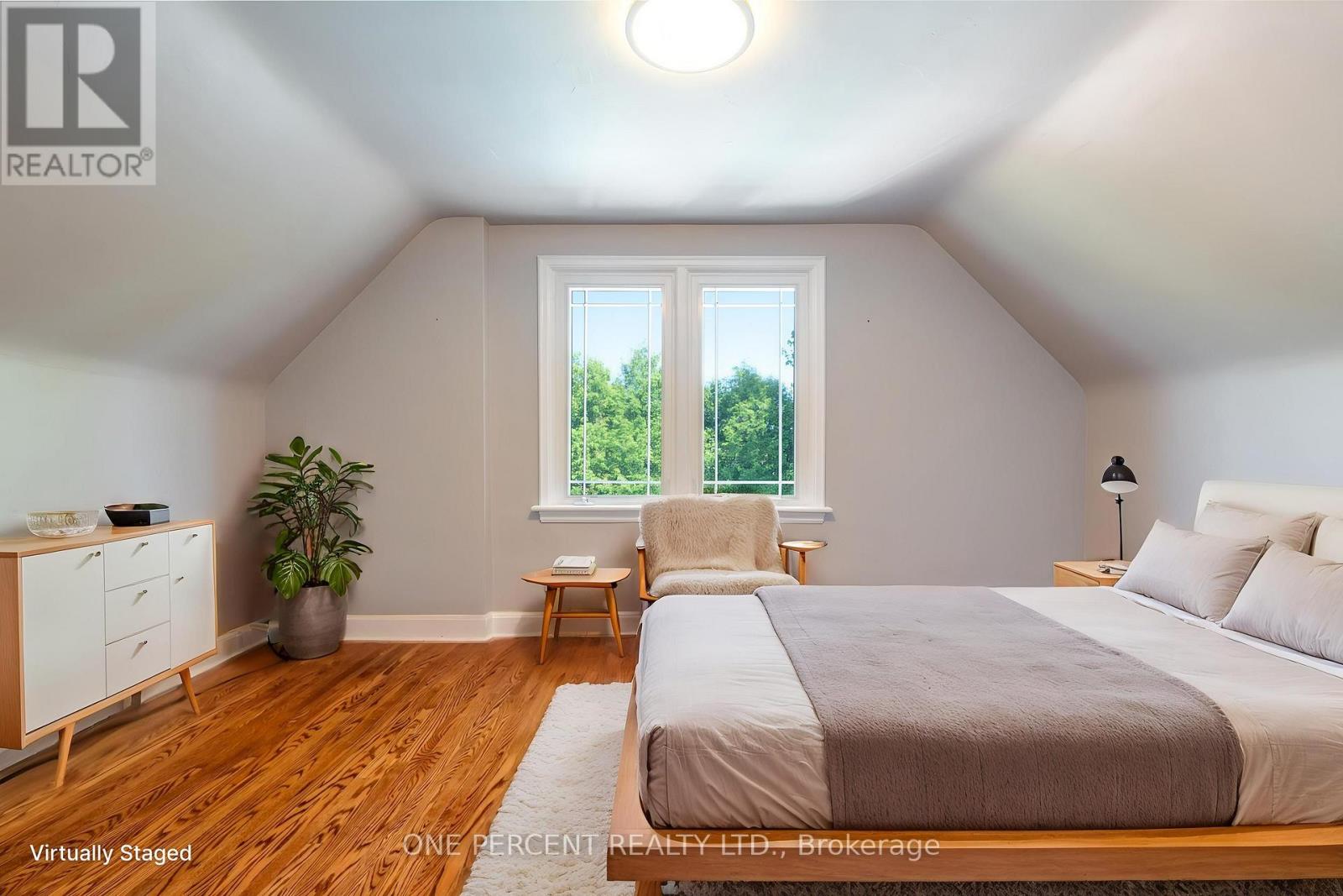 27 DELEVAN CRESCENT - 16