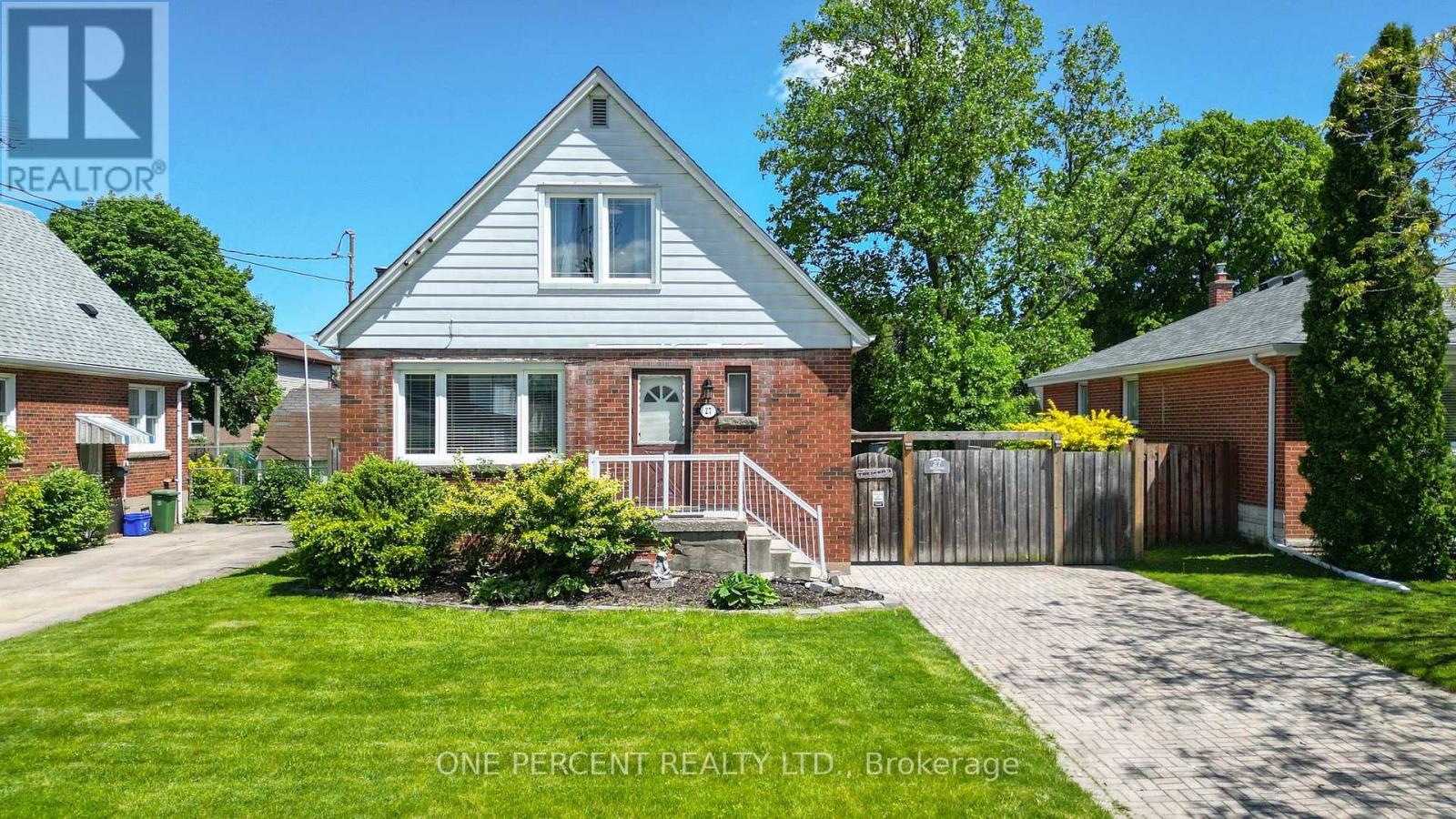 27 DELEVAN CRESCENT - 3