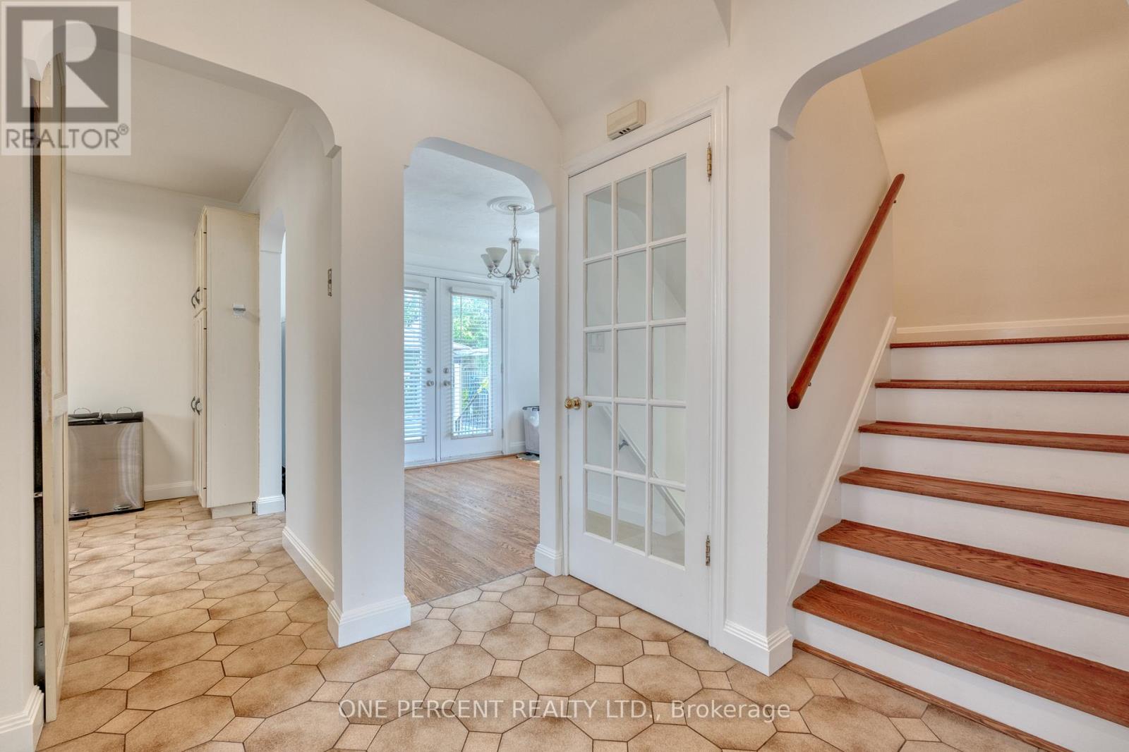 27 DELEVAN CRESCENT - 5