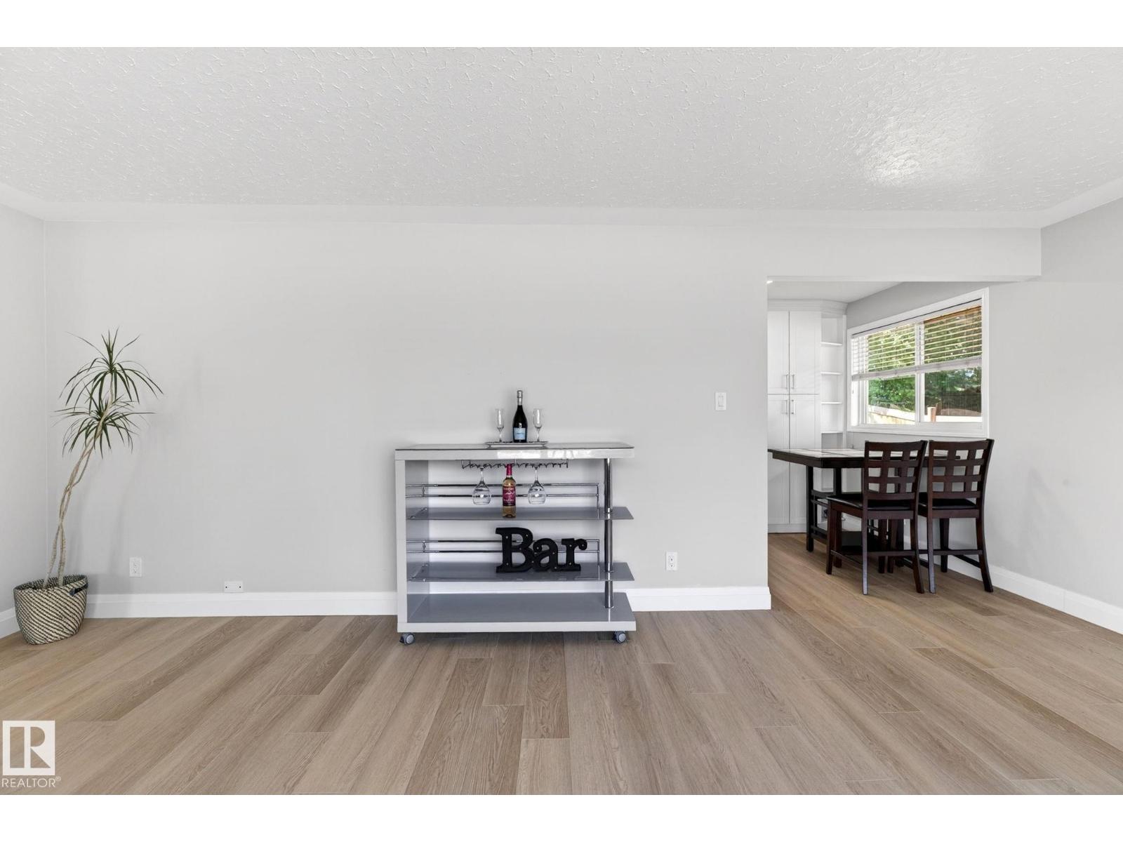 6008 97A AV NW - 13