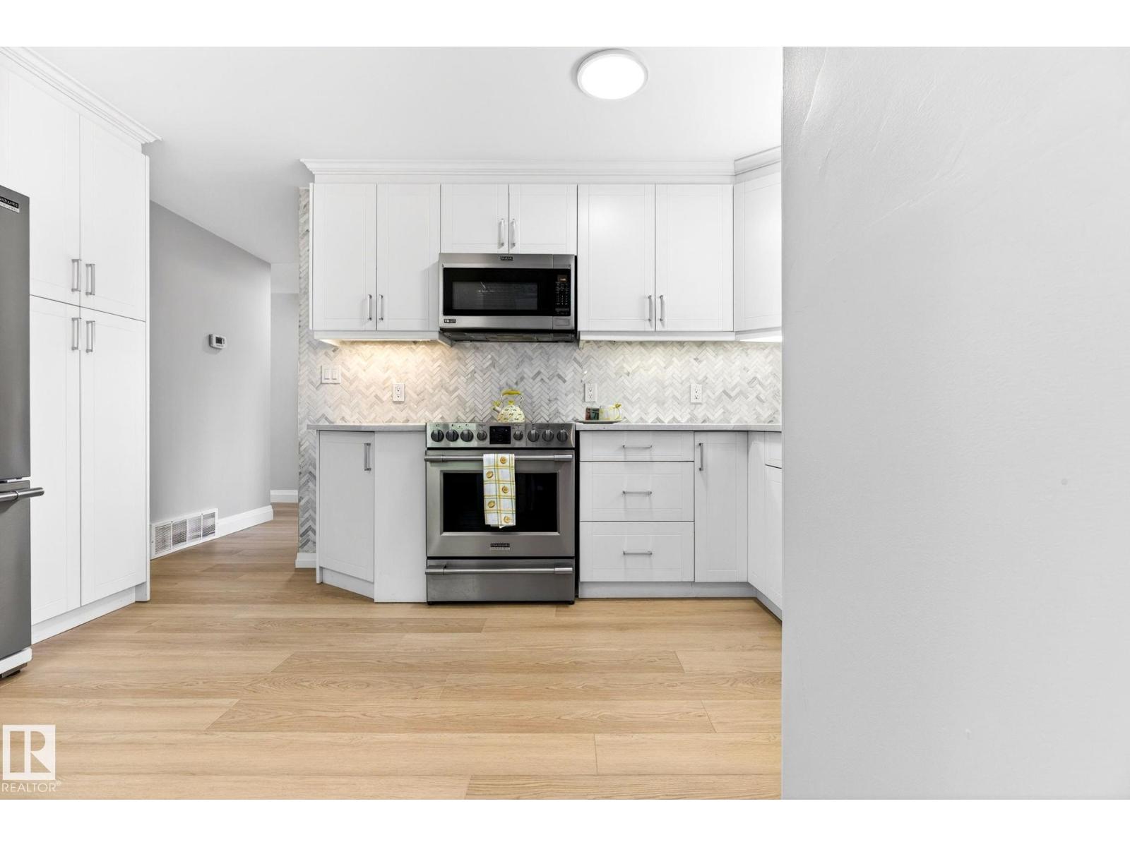 6008 97A AV NW - 18