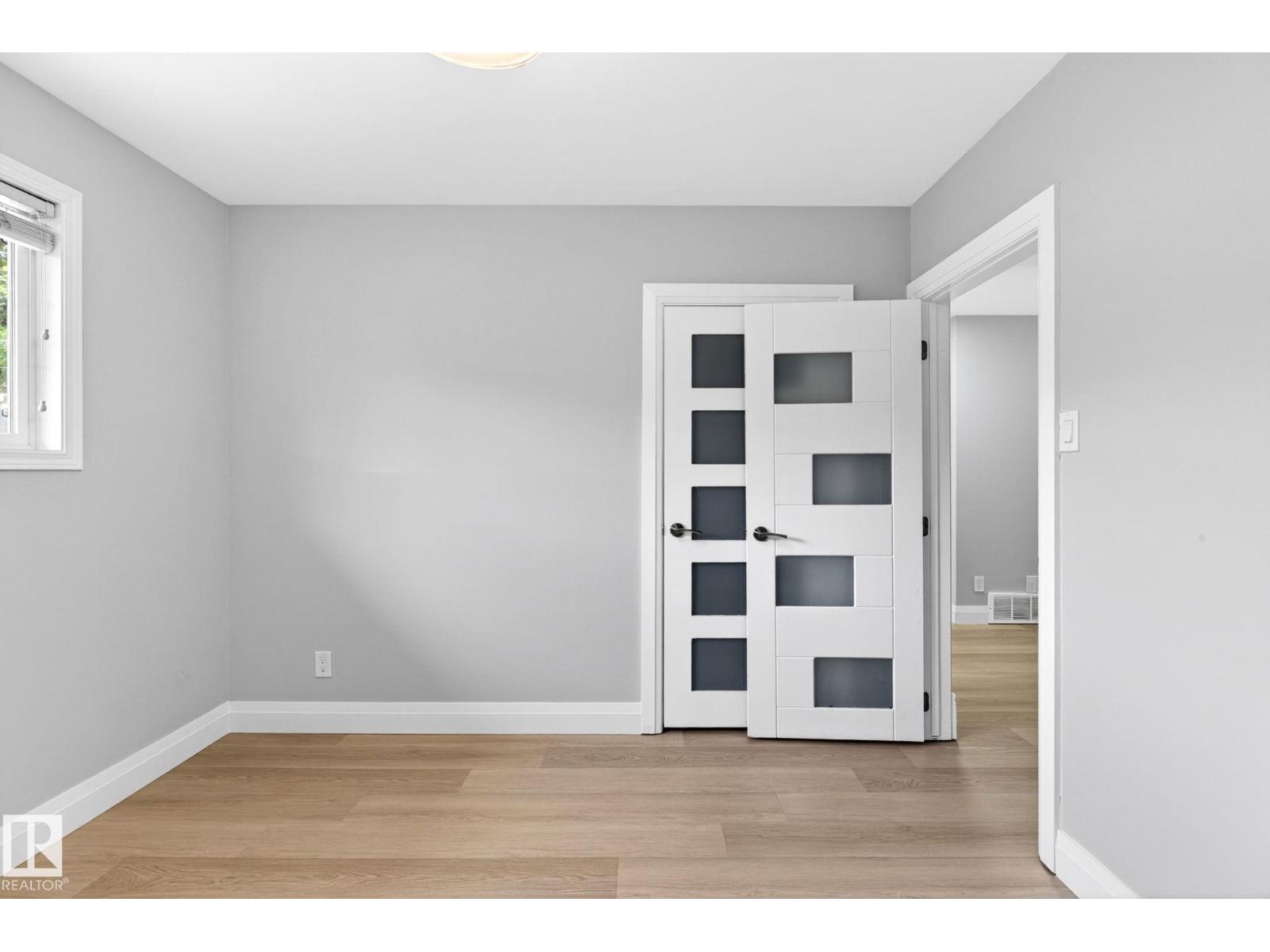 6008 97A AV NW - 22