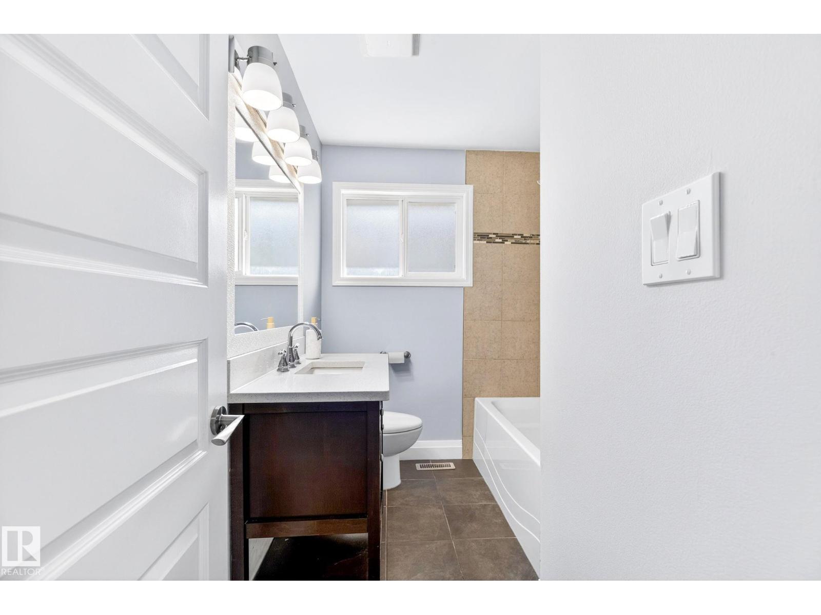 6008 97A AV NW - 24