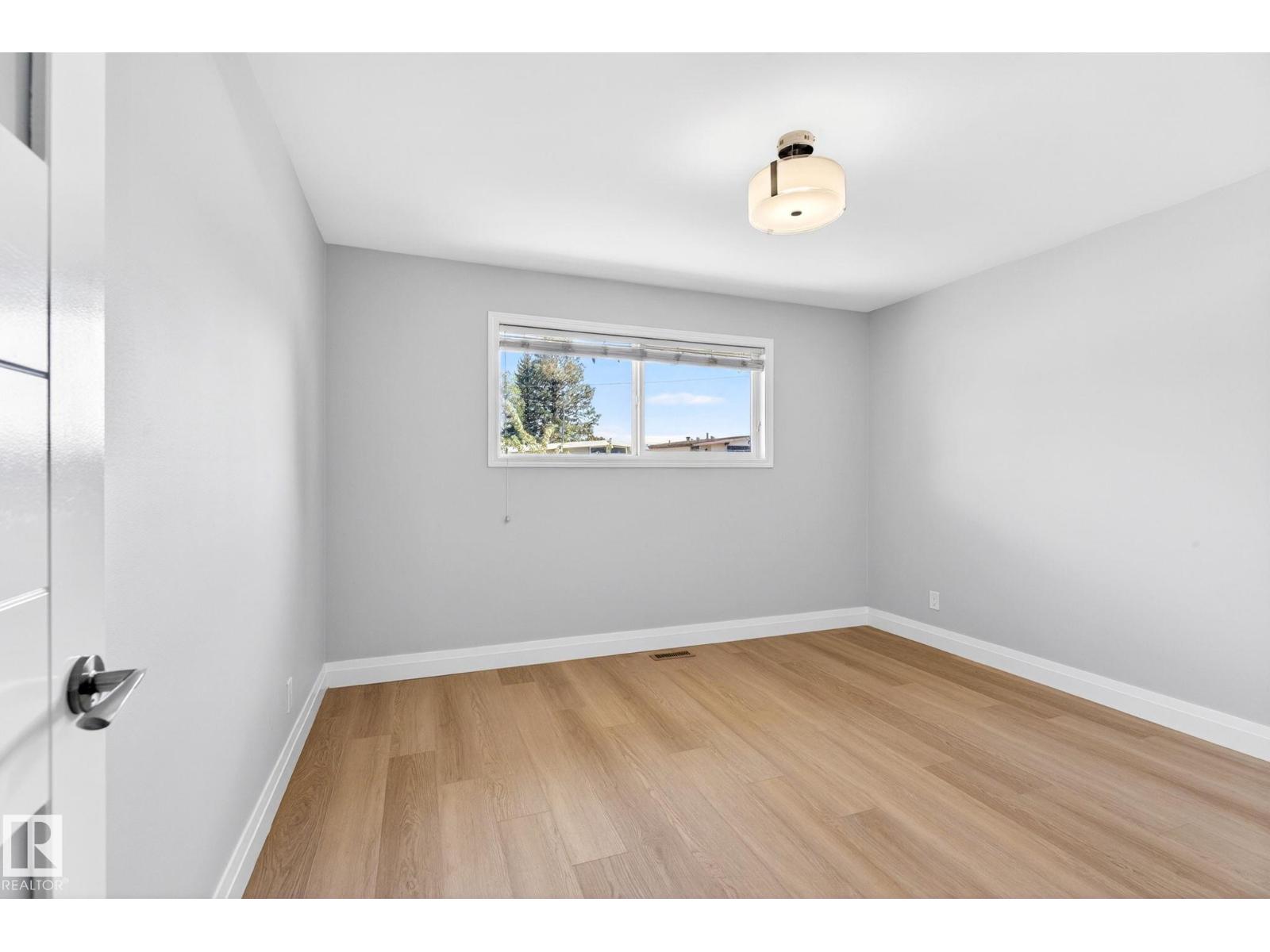 6008 97A AV NW - 25