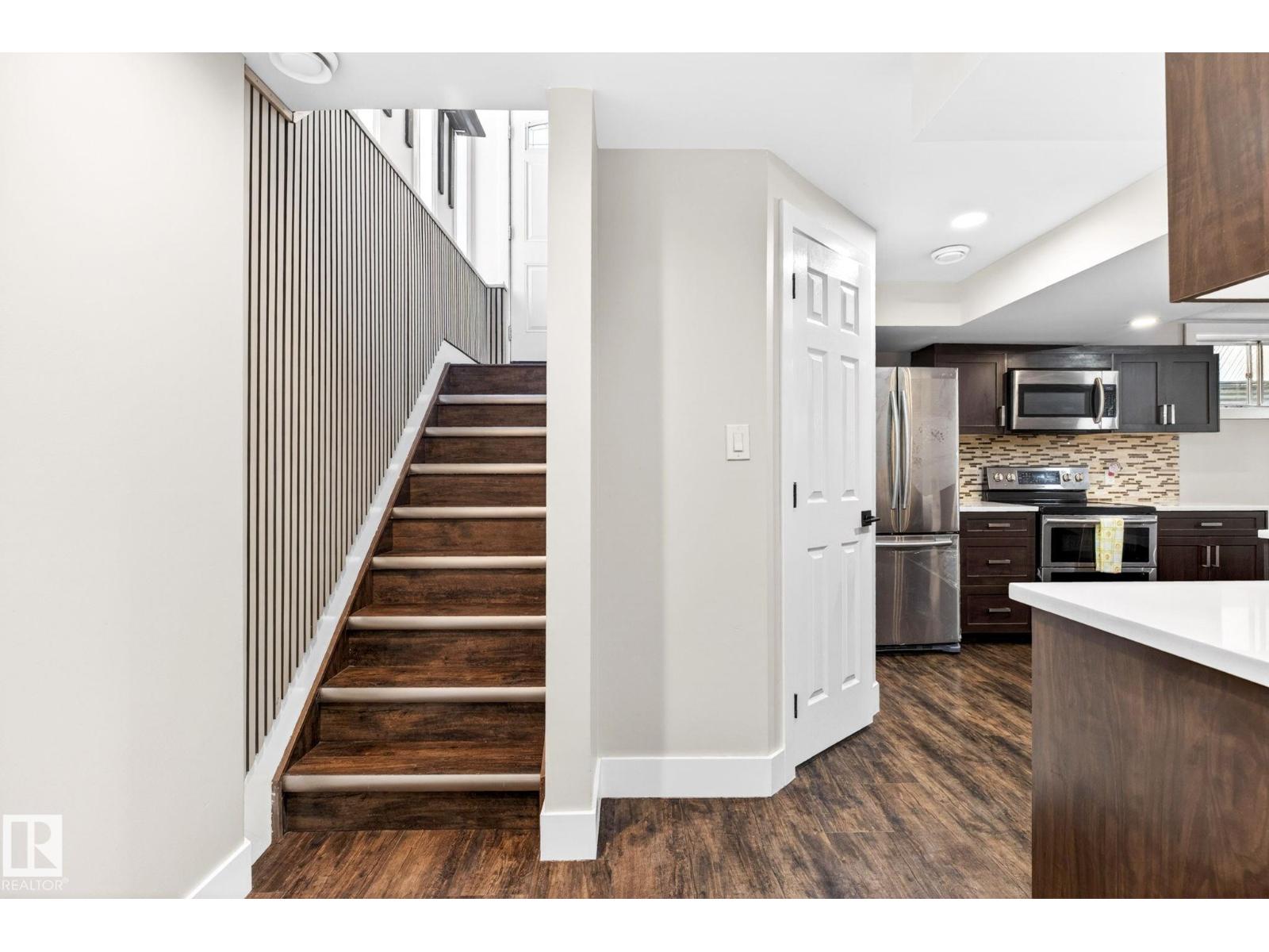 6008 97A AV NW - 29