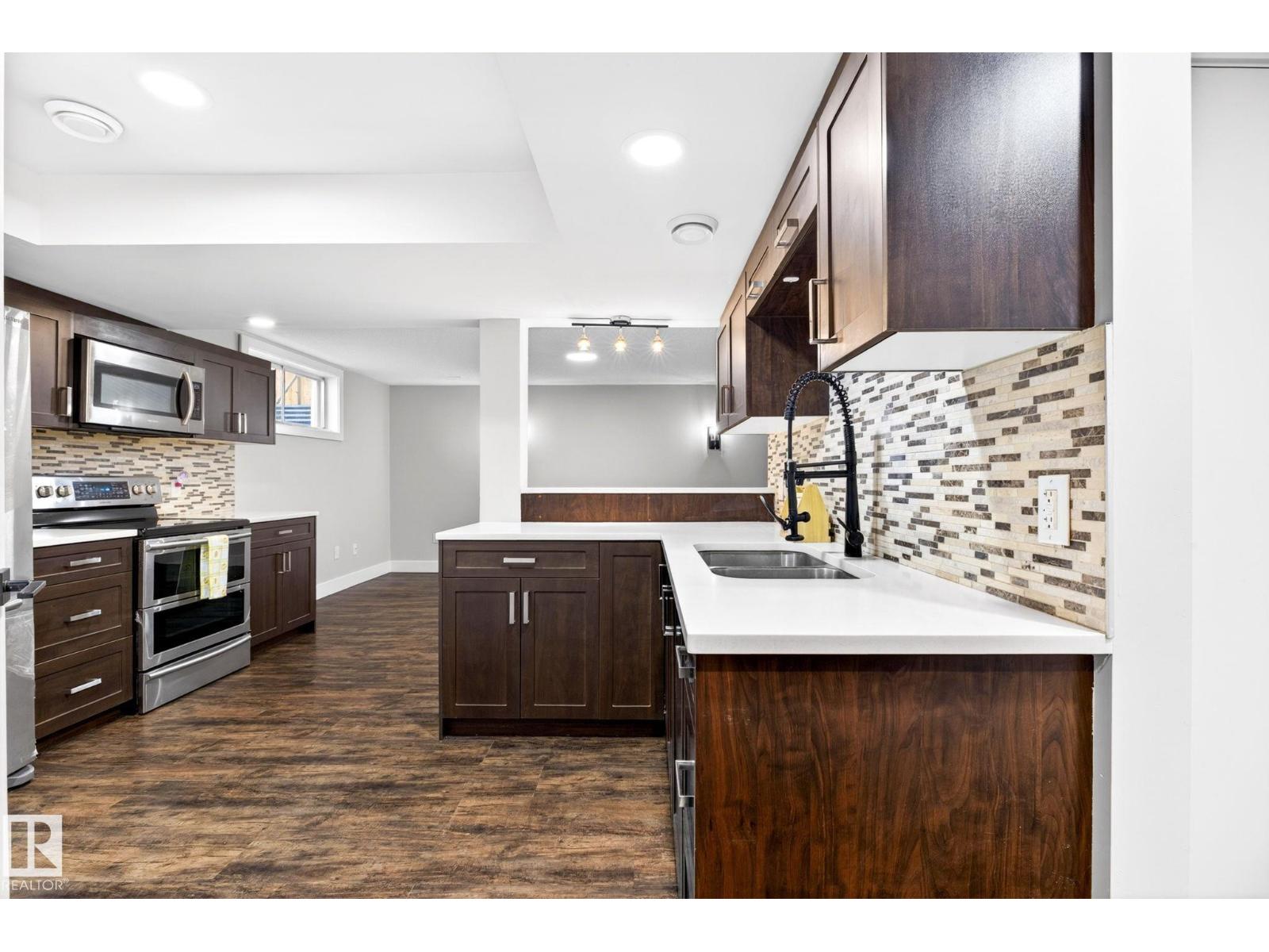 6008 97A AV NW - 31