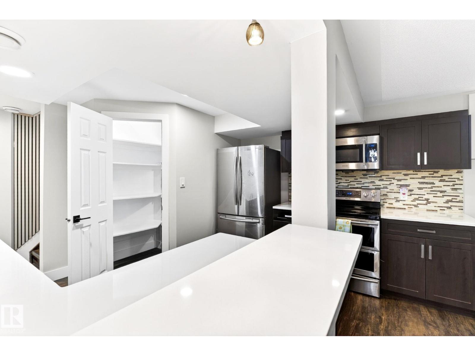 6008 97A AV NW - 34