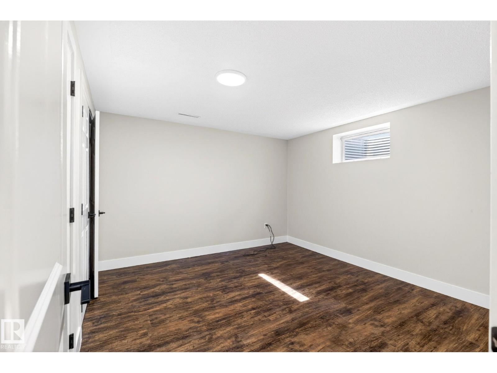 6008 97A AV NW - 39