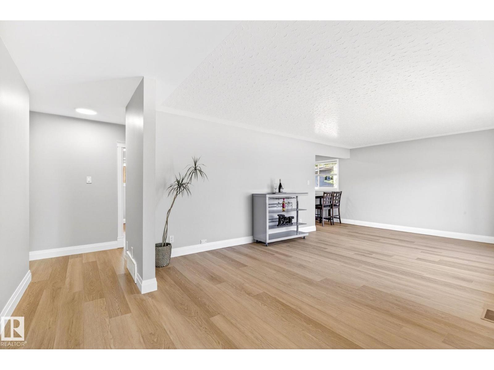 6008 97A AV NW - 8