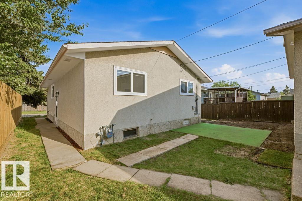 14208 51 ST NW - 36