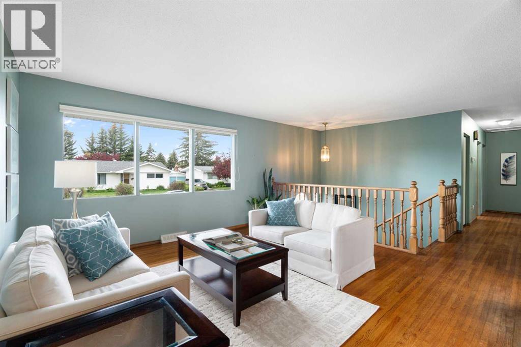 5047 Batchelor Crescent NW - 4