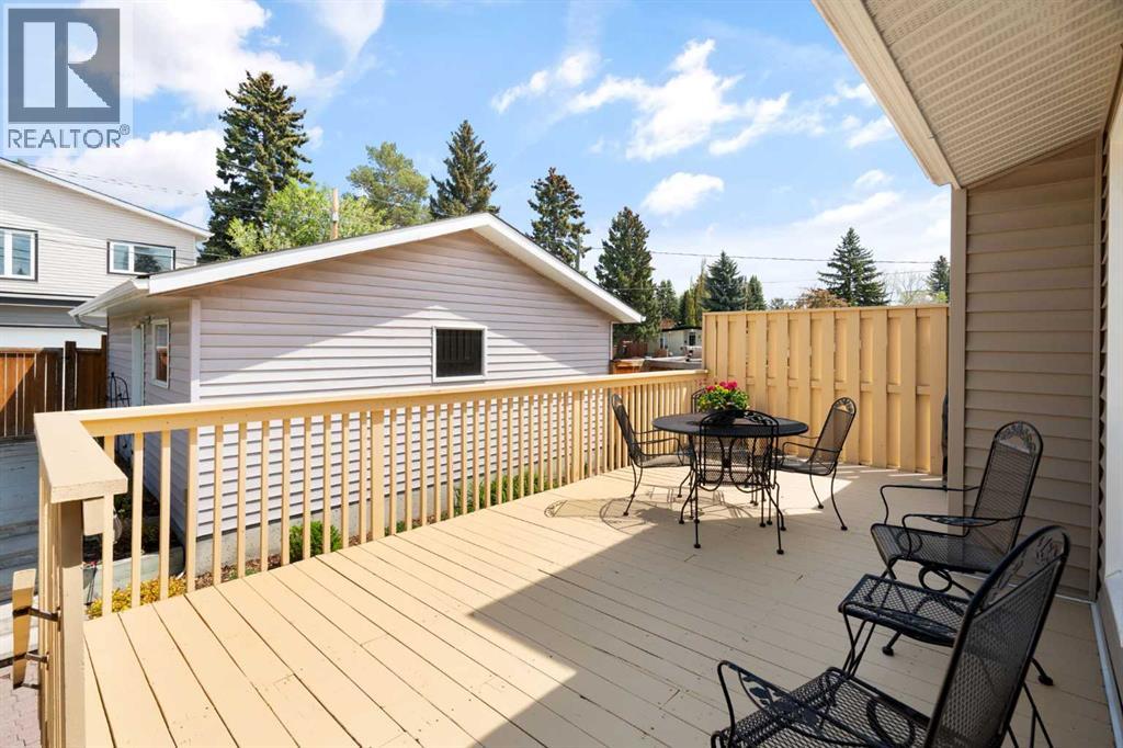 5047 Batchelor Crescent NW - 36