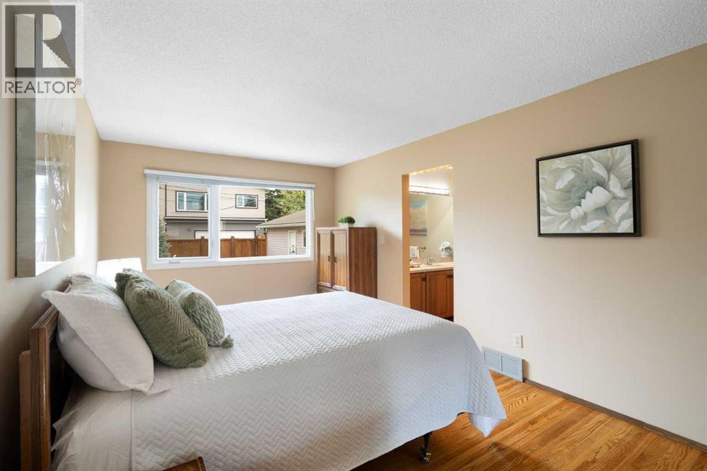 5047 Batchelor Crescent NW - 15