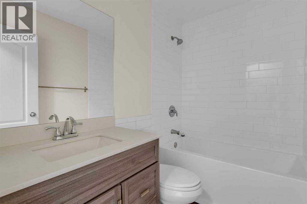 452 Queen Alexandra Way SE - 21