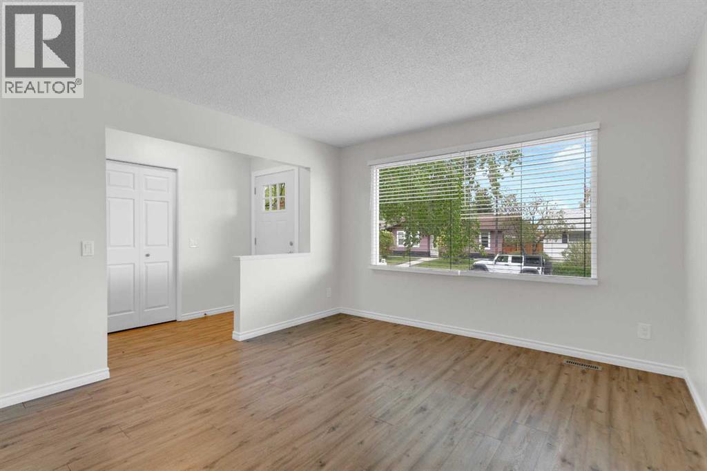 452 Queen Alexandra Way SE - Image 3