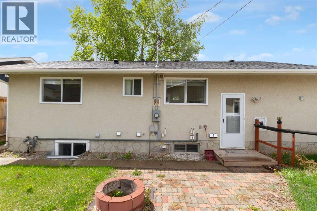 452 Queen Alexandra Way SE - 37