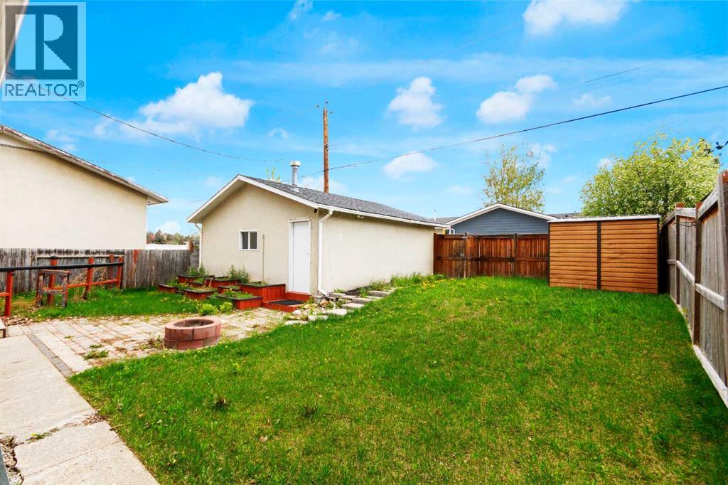 452 Queen Alexandra Way SE - 35