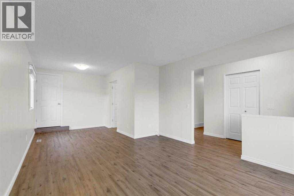 452 Queen Alexandra Way SE - 7
