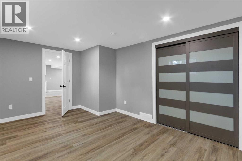 452 Queen Alexandra Way SE - 31