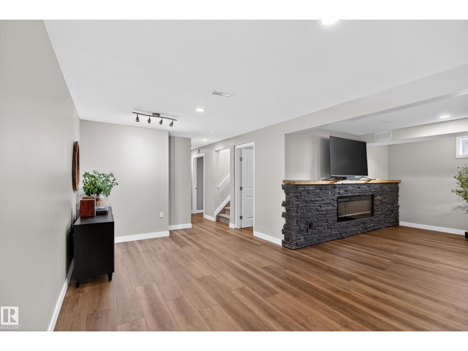 52177 RGE ROAD 215 - 37