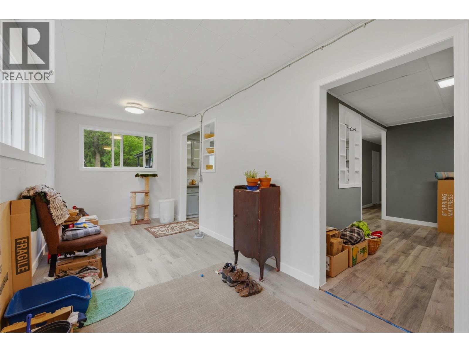 1394 6 Highway - 12
