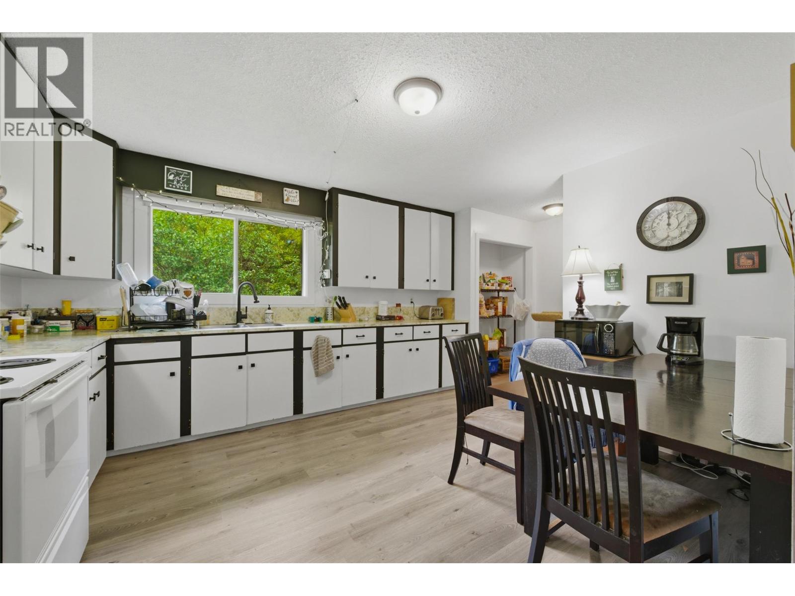 1394 6 Highway - Image 3