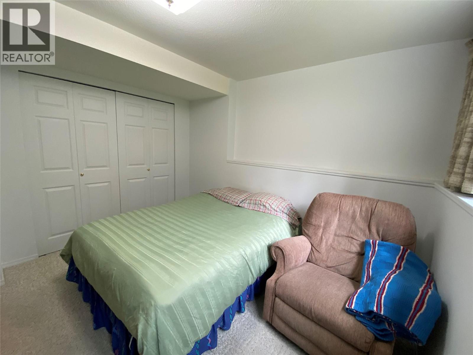 945 Pine Crescent - 15