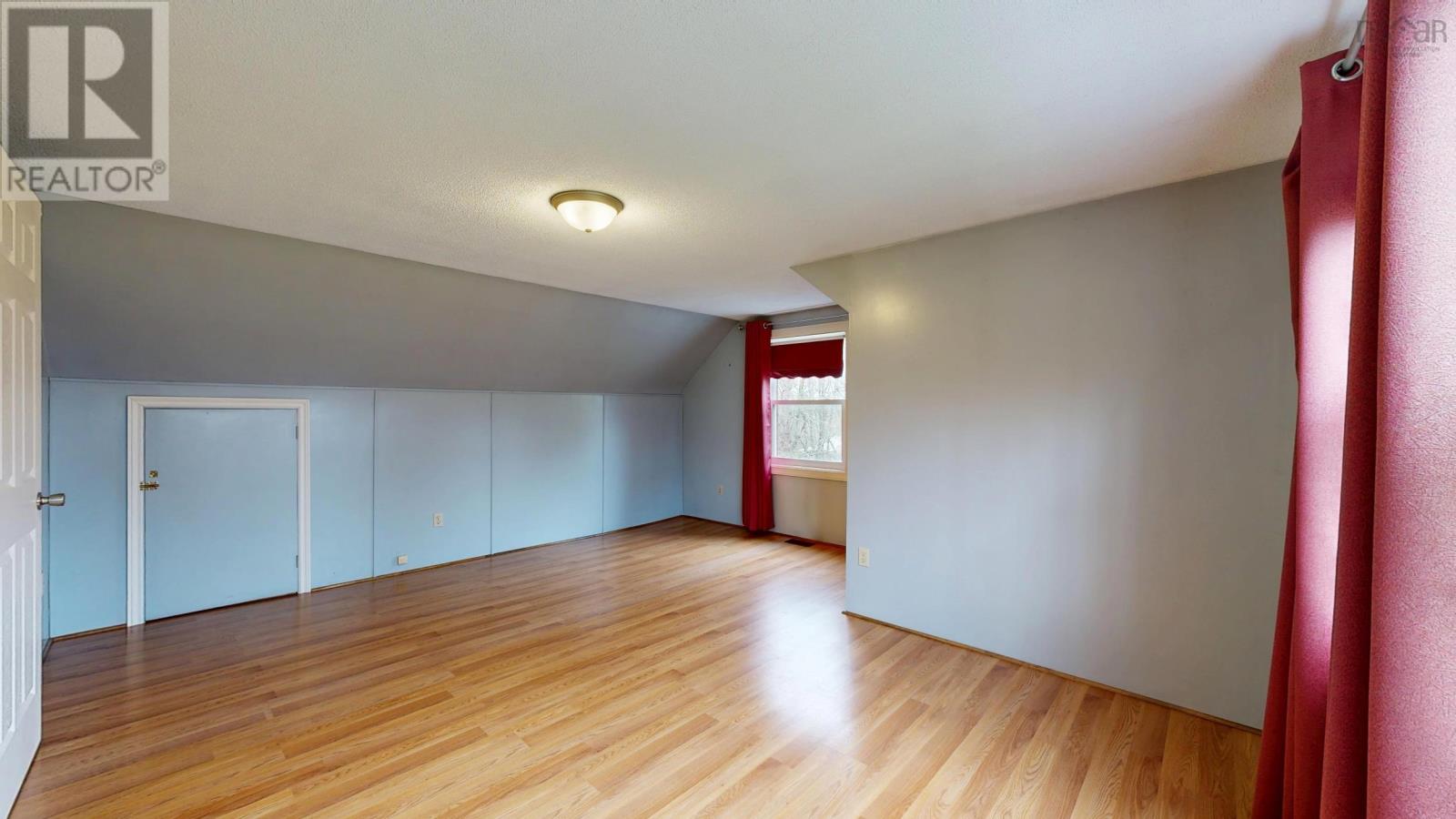 12379 3 Highway - 24