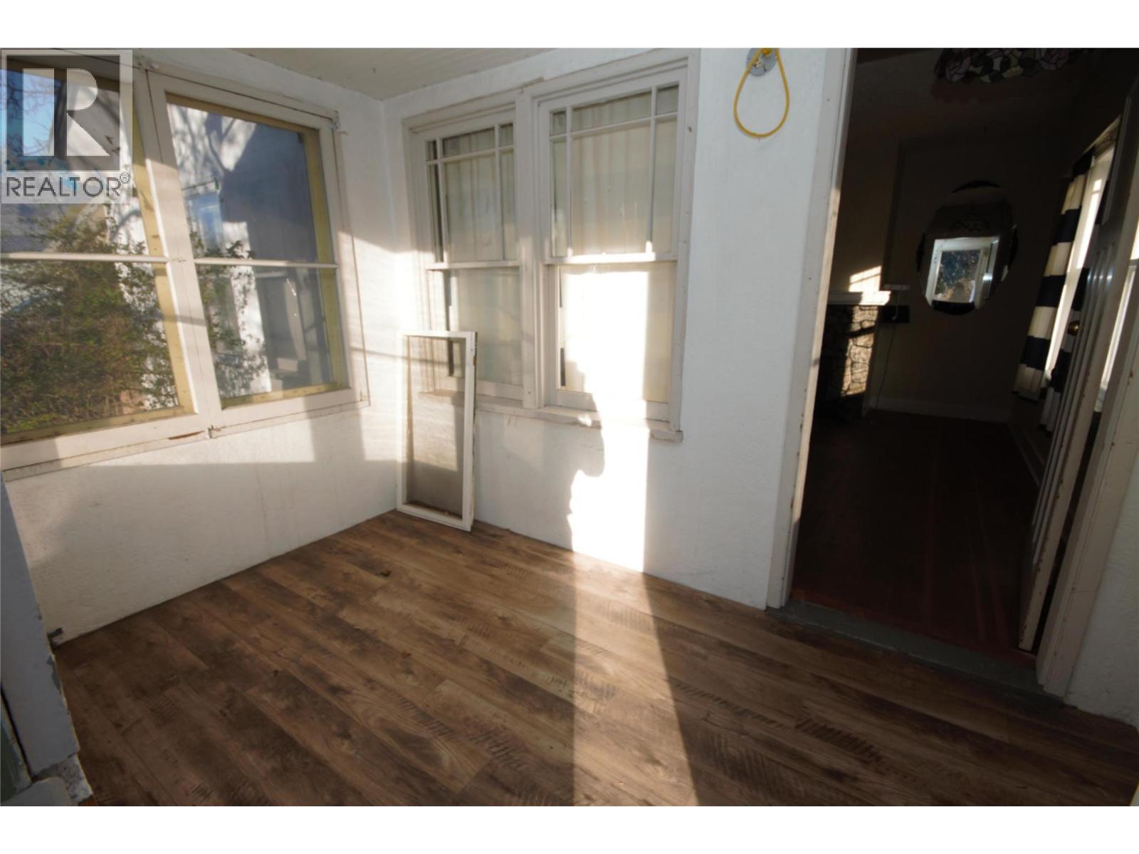 6449 PARK Drive, Oliver